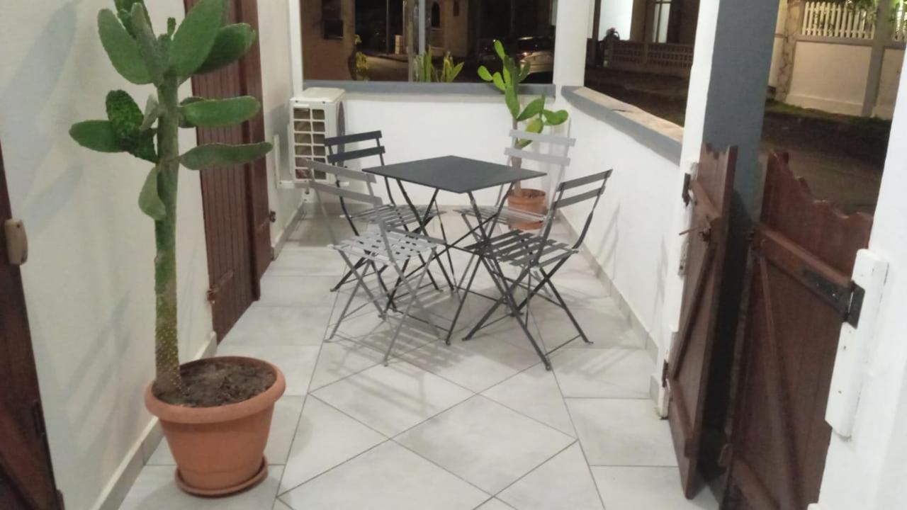 Maison De Vacances Baca Vue Sur Mer Capesterre Luaran gambar